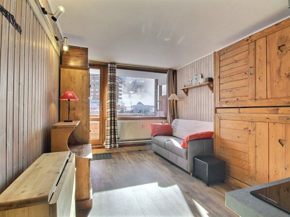 Televisión y reproductor de DVD 