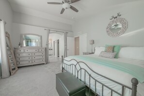 4 chambres, bureau, Wi-Fi, literie fournie