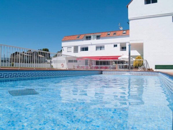 Piscine extérieure (ouverte en saison)