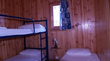 Bungalow superior, 2 habitaciones | Caja fuerte, cunas gratuitas, wifi gratis y ropa de cama