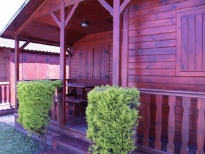 Bungalow superior, 2 habitaciones | Terraza o patio