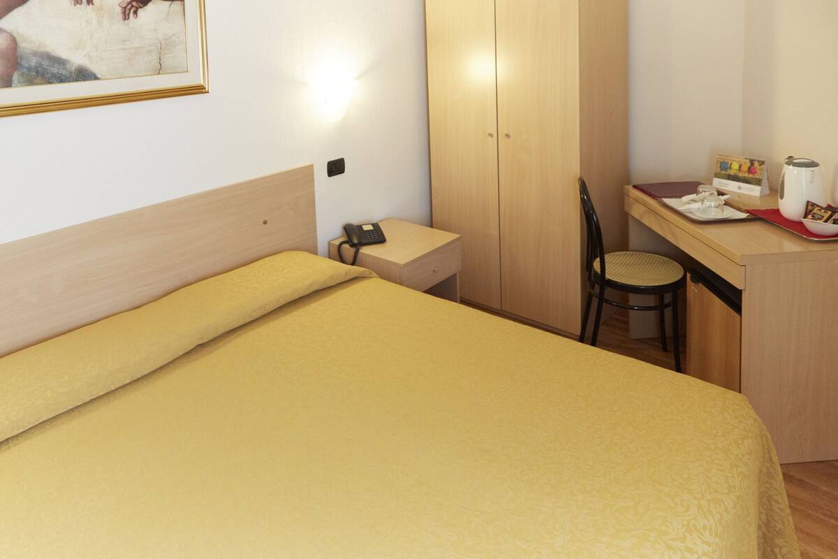 Desk, WiFi (free), bed sheets