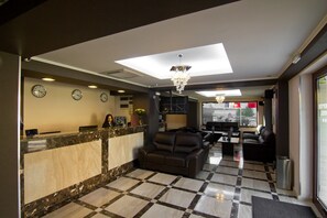 Interior entrance - West Plaza Hotel (Bucharest)