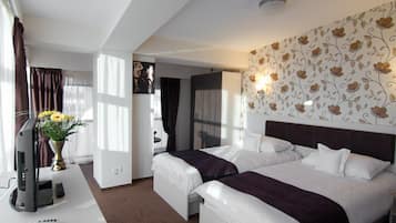1 bedroom, premium bedding, minibar, in-room safe