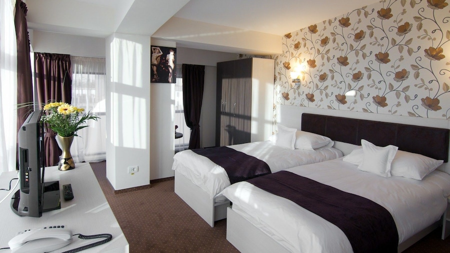 West Plaza Hotel