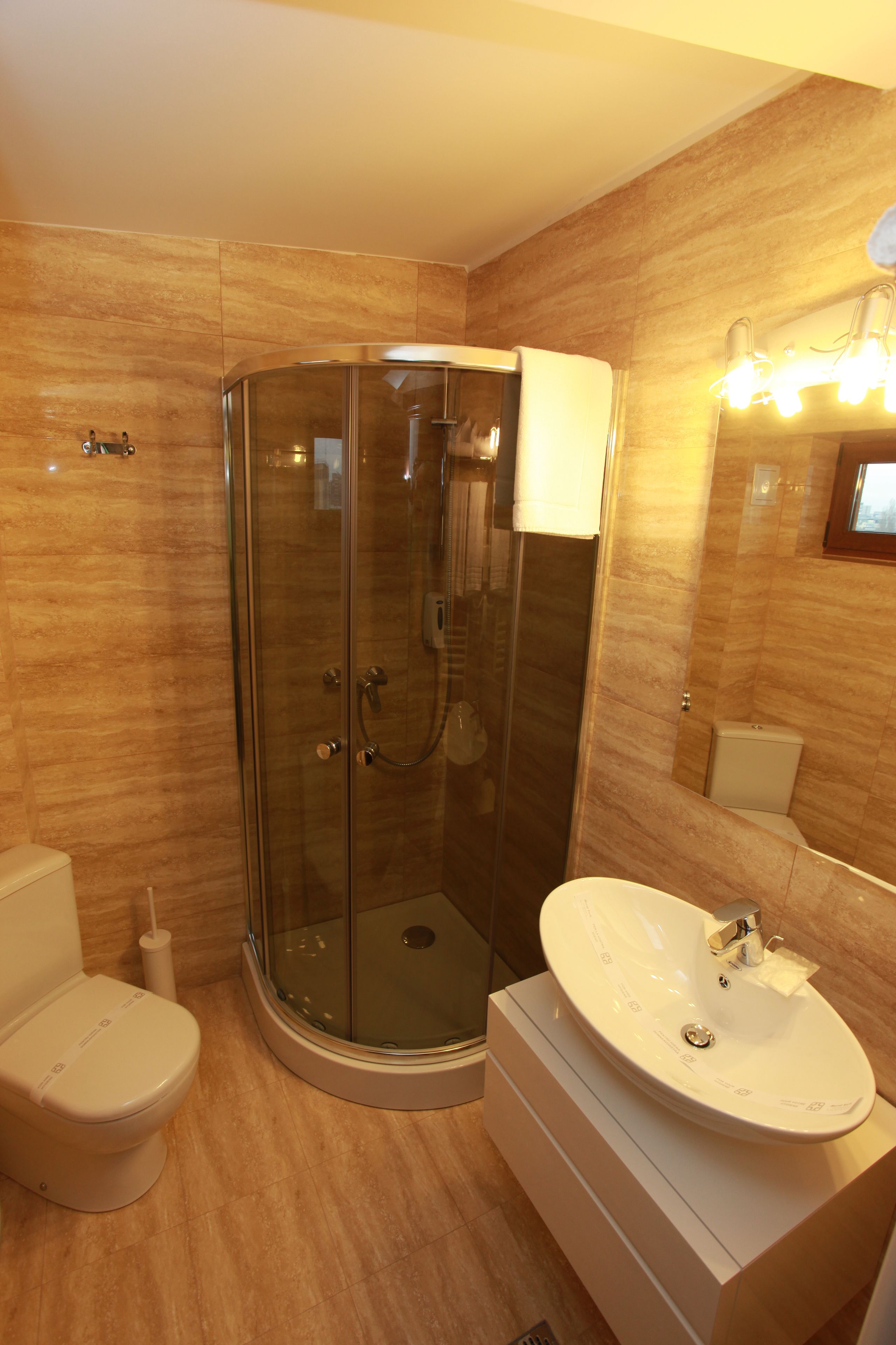 Photo - West Plaza Hotel