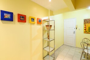 Apartment, Non Smoking | In-room dining