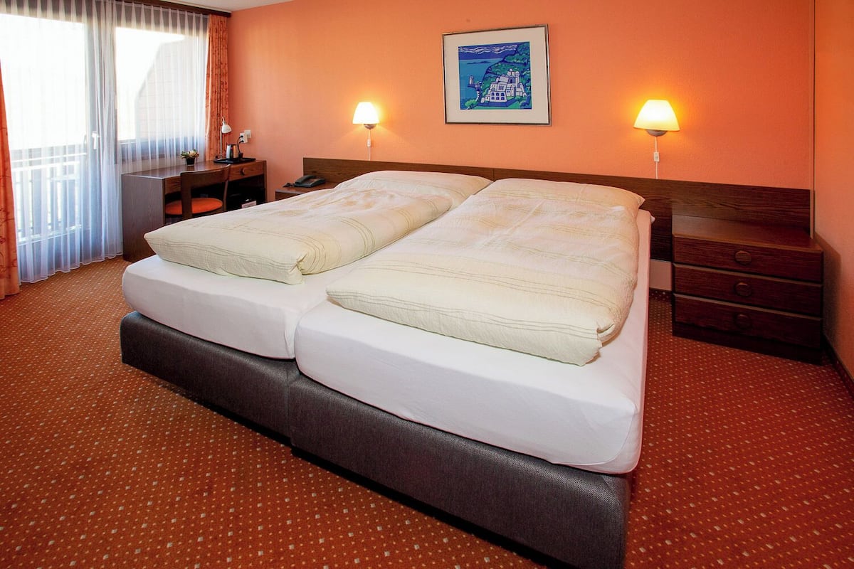 Standard Double Room | In-room safe, desk, laptop workspace, blackout curtains