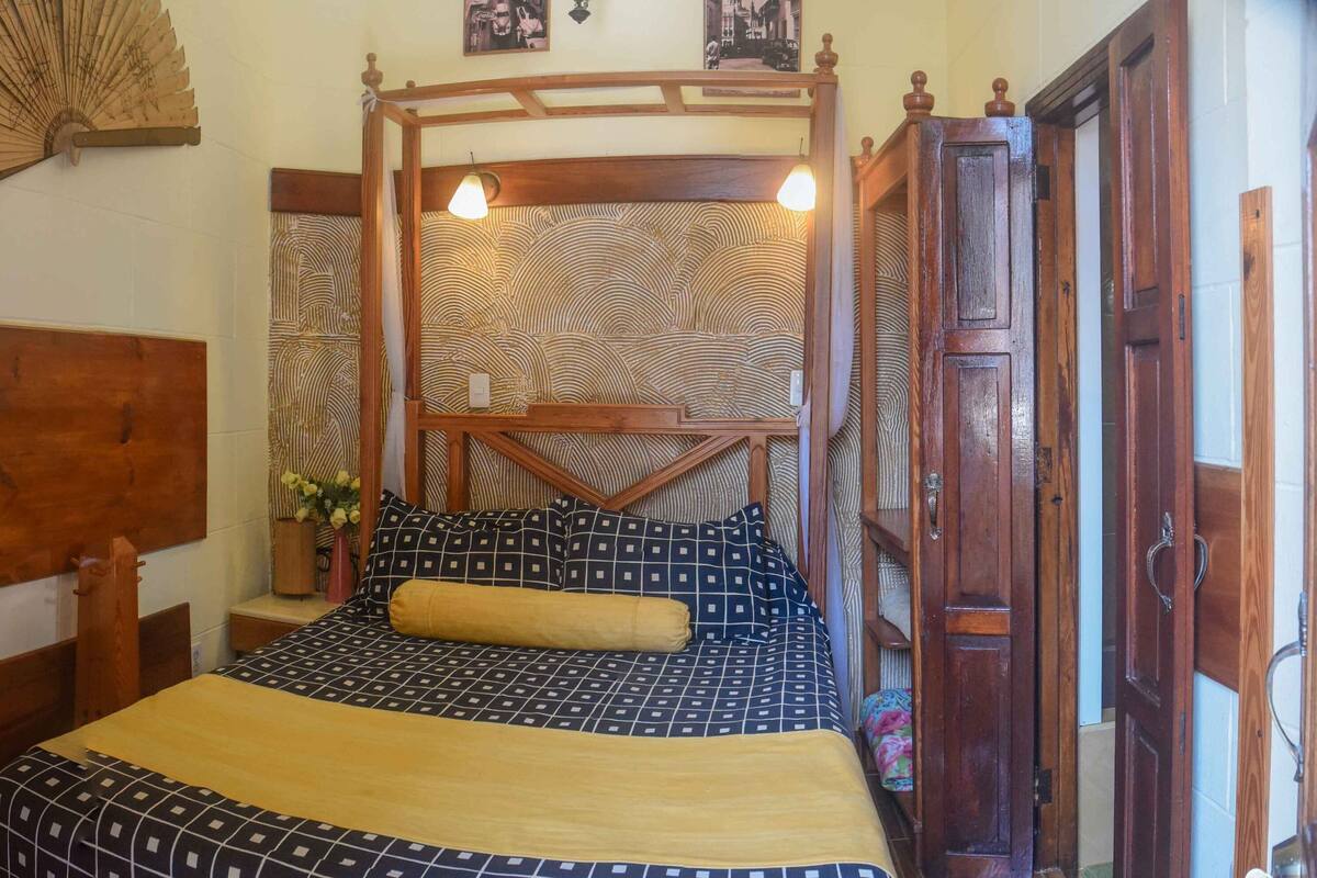 Standard Double Room, 1 Double Bed | Minibar, in-room safe, bed sheets