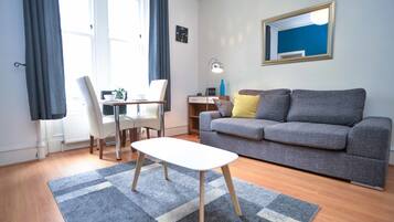 Apartment, 2 Double Beds, Non Smoking | 2 bedrooms, desk, iron/ironing board, free WiFi