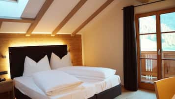 In-room safe, desk, soundproofing, free WiFi