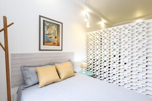 Apartment, Non Smoking | Iron/ironing board, free WiFi, bed sheets - Omar do Rio - Apartamento VP111 (Rio de Janeiro)