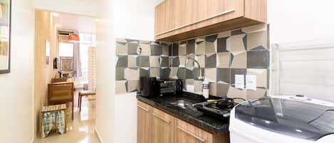 Apartment, Non Smoking | Private kitchen | Fridge, microwave, oven, stovetop