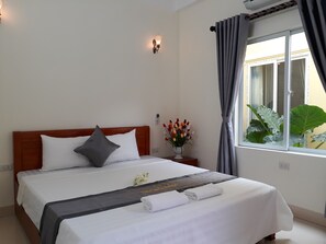 Hypo-allergenic bedding, desk, blackout curtains, soundproofing - Center Tam Coc Homestay (Hoa Lu)
