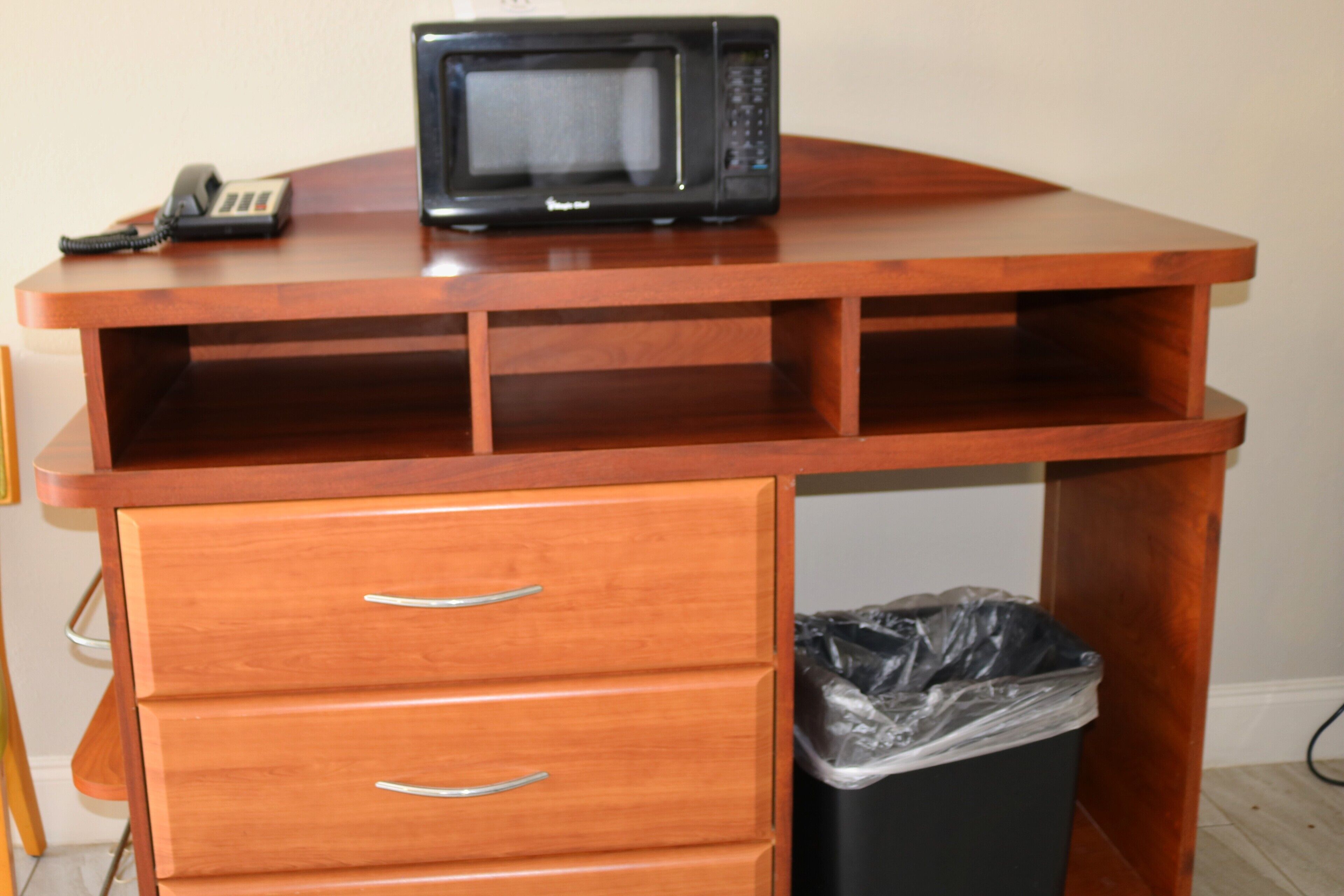 premium bedding, pillow-top beds, in-room safe, laptop workspace