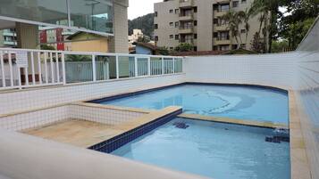 2 piscinas al aire libre
