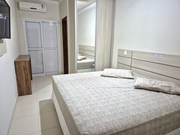 Standard-Apartment, Mehrere Betten, Raucher | 3 Schlafzimmer, kostenlose Zustellbetten, kostenloses WLAN