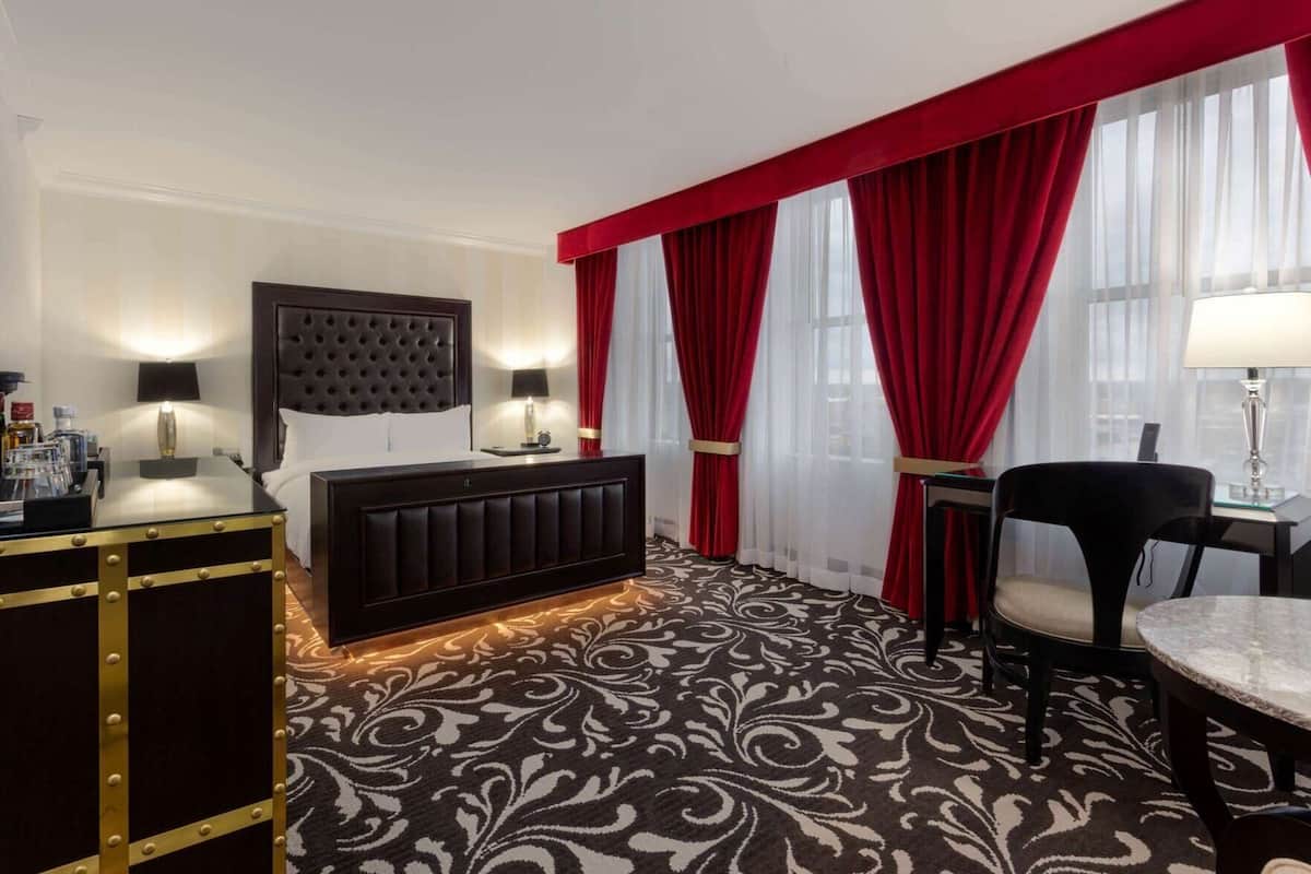 Egyptian cotton sheets, premium bedding, pillowtop beds, in-room safe