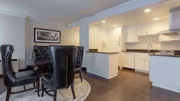Suite, 1 King Bed, Non Smoking (Residential) | Egyptian cotton sheets, premium bedding, pillowtop beds, in-room safe
