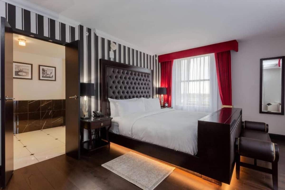 Egyptian cotton sheets, premium bedding, pillowtop beds, in-room safe
