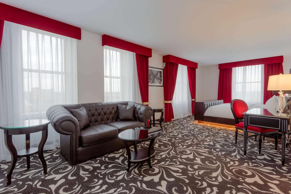 Egyptian cotton sheets, premium bedding, pillowtop beds, in-room safe