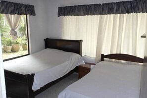 7 habitaciones, cortinas blackout y ropa de cama 