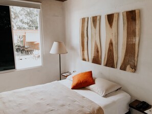 Classic Single Room, 1 Queen Bed, Non Smoking | In-room safe, free WiFi, bed sheets - Villa Napoli Bed & Breakfast (Santa Ana)