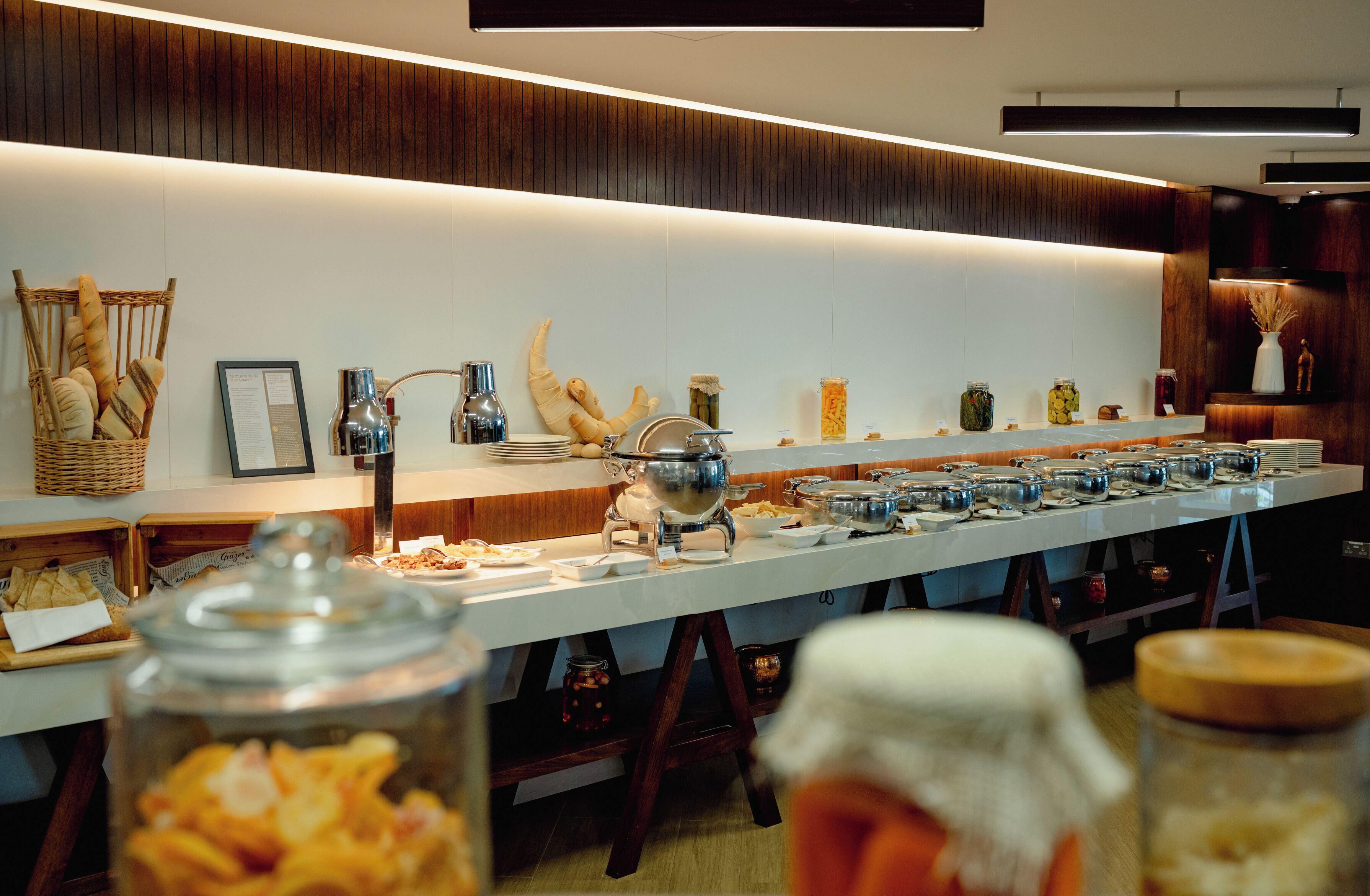 Buffet déjeuner servi tous les jours en supplément