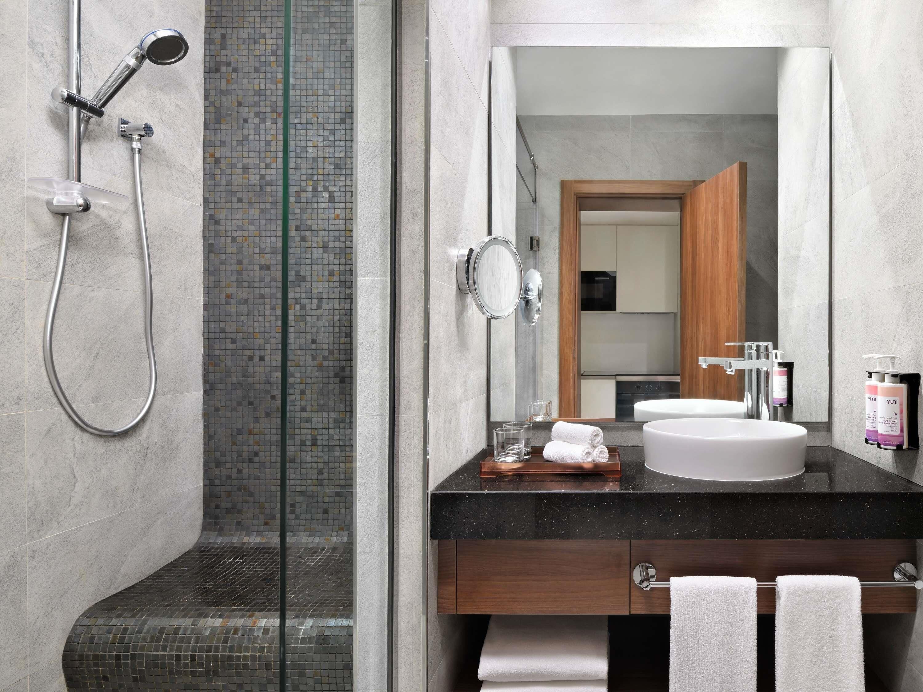 Egyptian cotton sheets, premium bedding, down duvets, pillow-top beds