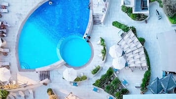 منظر من الجو على ارتفاع عالٍ