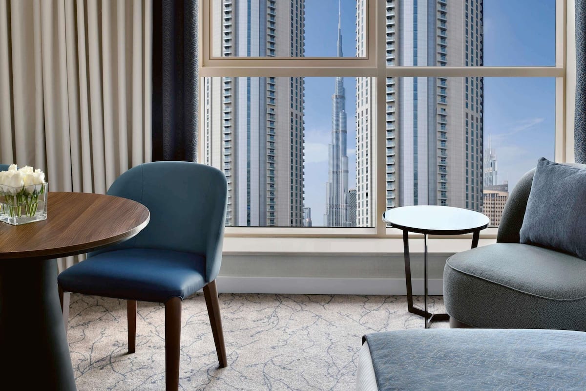 Egyptian cotton sheets, premium bedding, down comforters, pillowtop beds