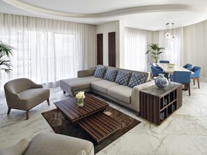 Penthouse, Multiple Beds