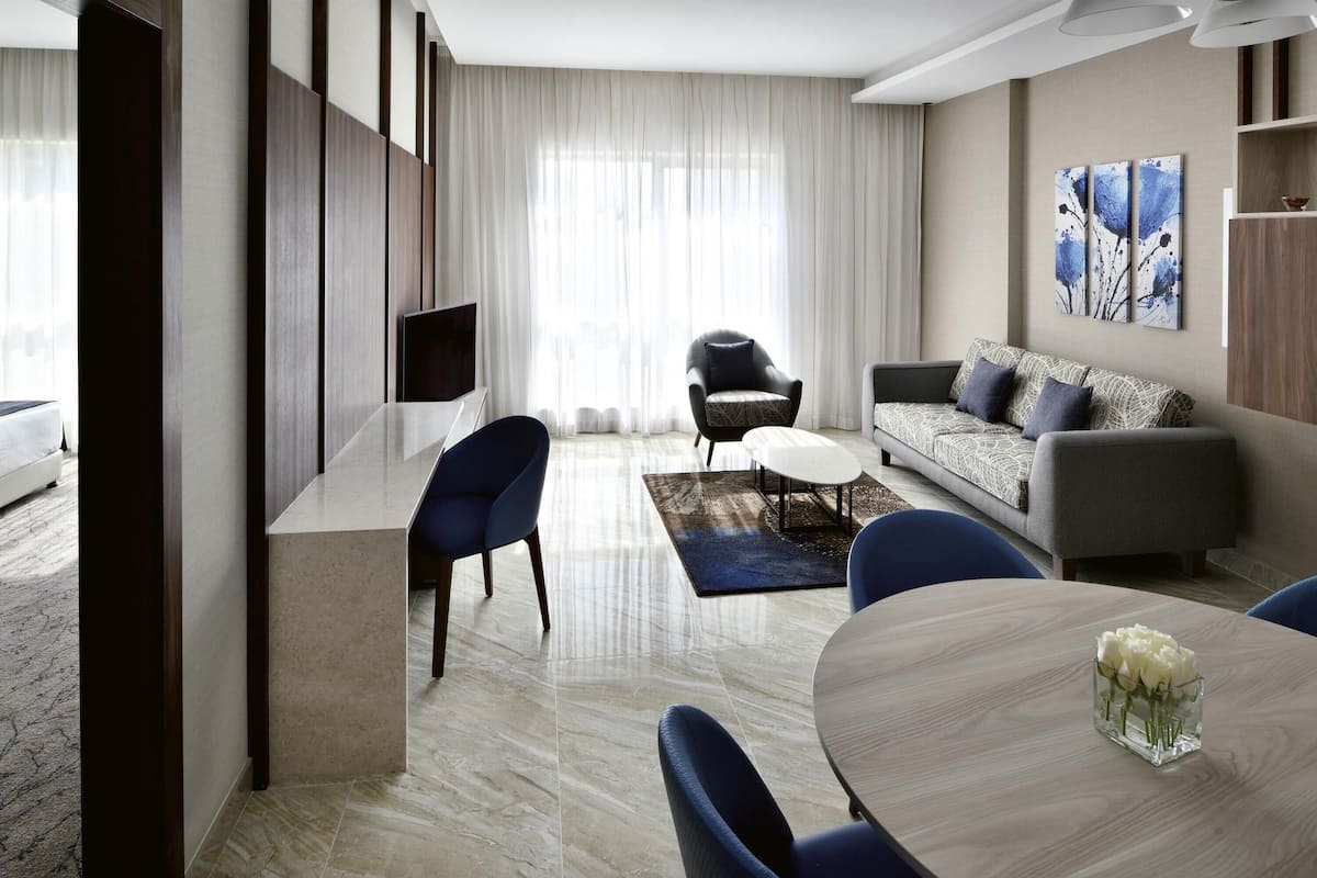 Apartment, 1 Bedroom | Egyptian cotton sheets, premium bedding, down comforters, pillowtop beds