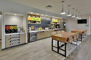 Free daily buffet breakfast - Home2 Suites by Hilton Duncan (Duncan)