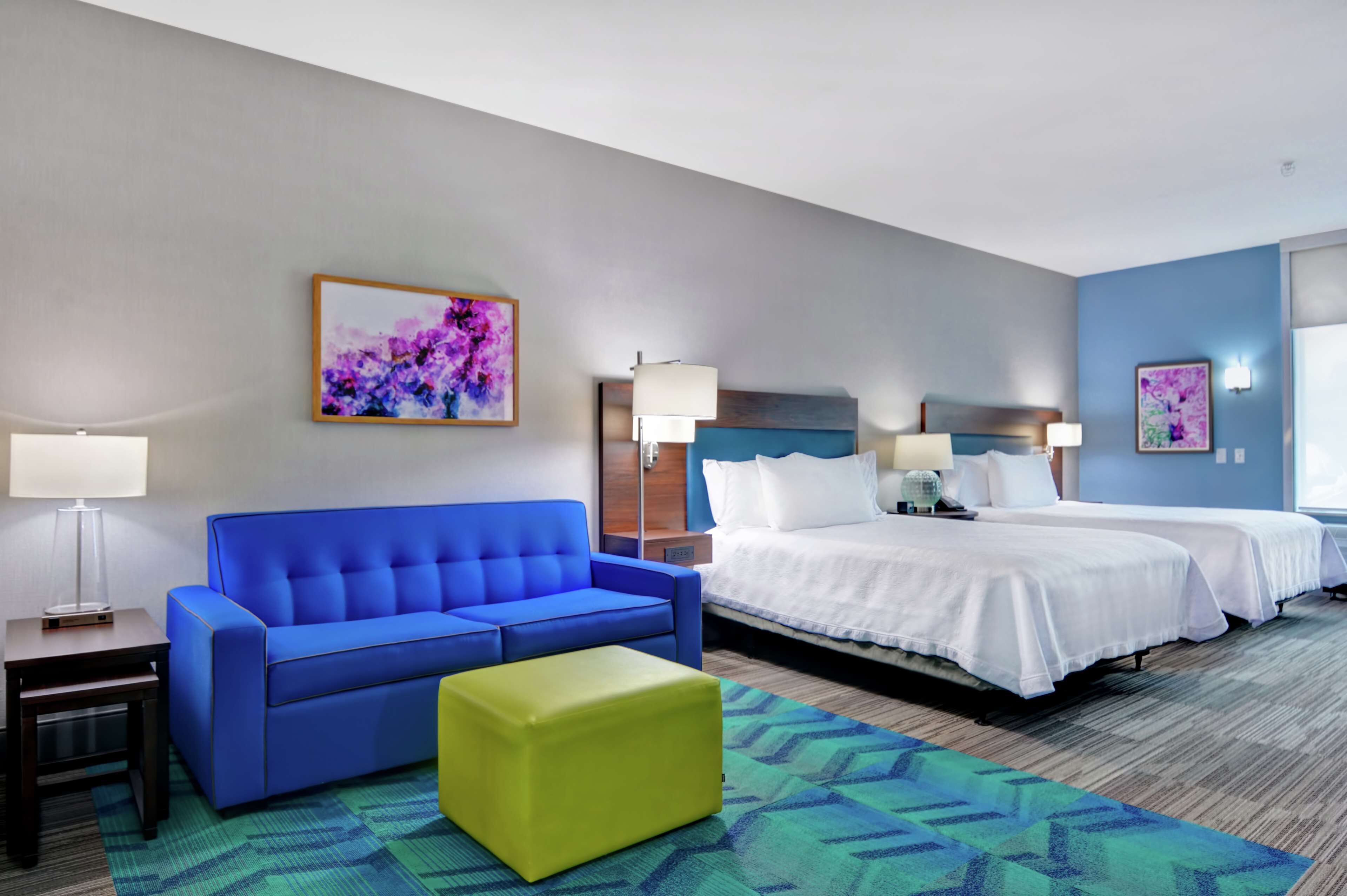 lcd tv, pay films, mp3 dock