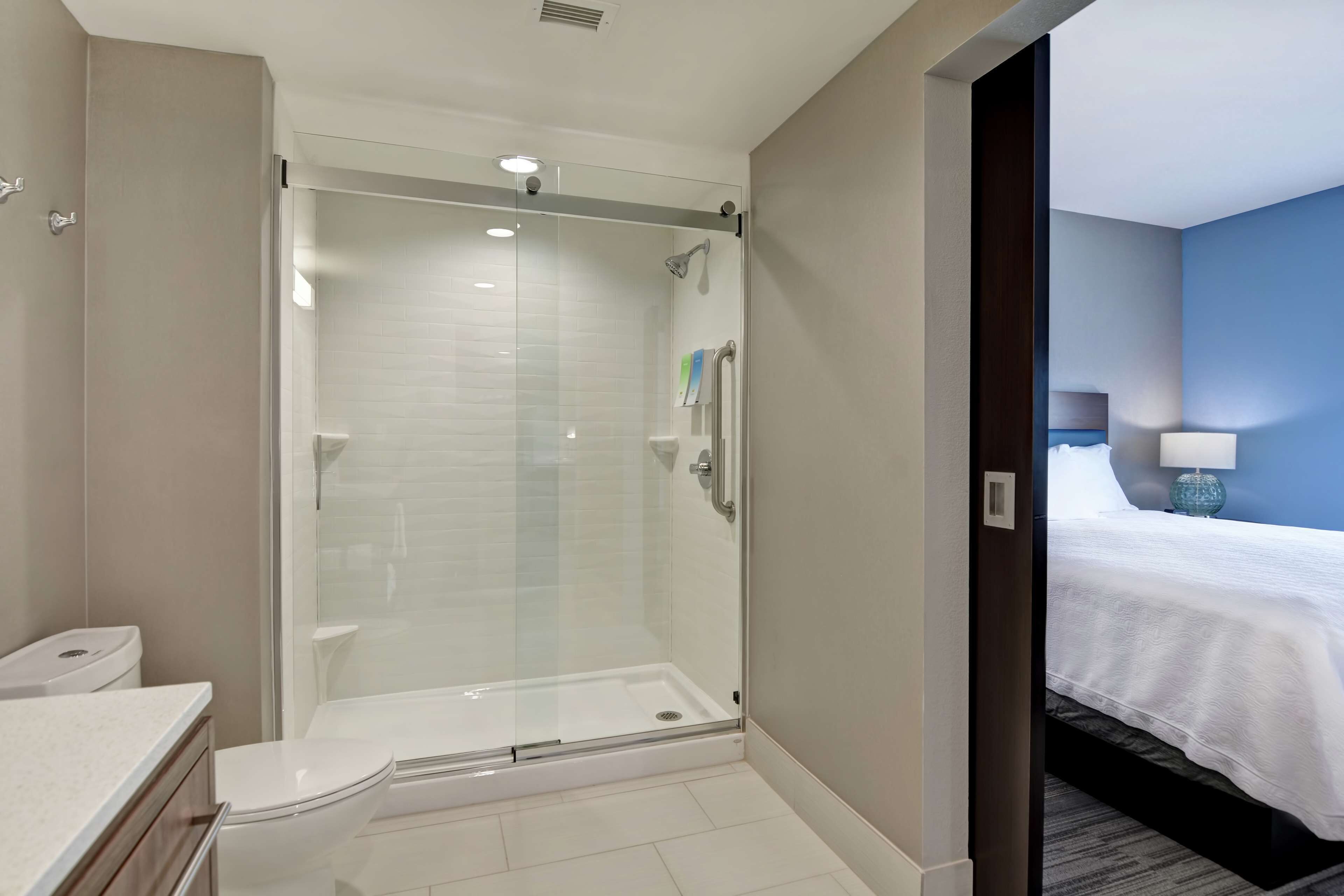 suite, 1 bedroom, non smoking | bathroom shower