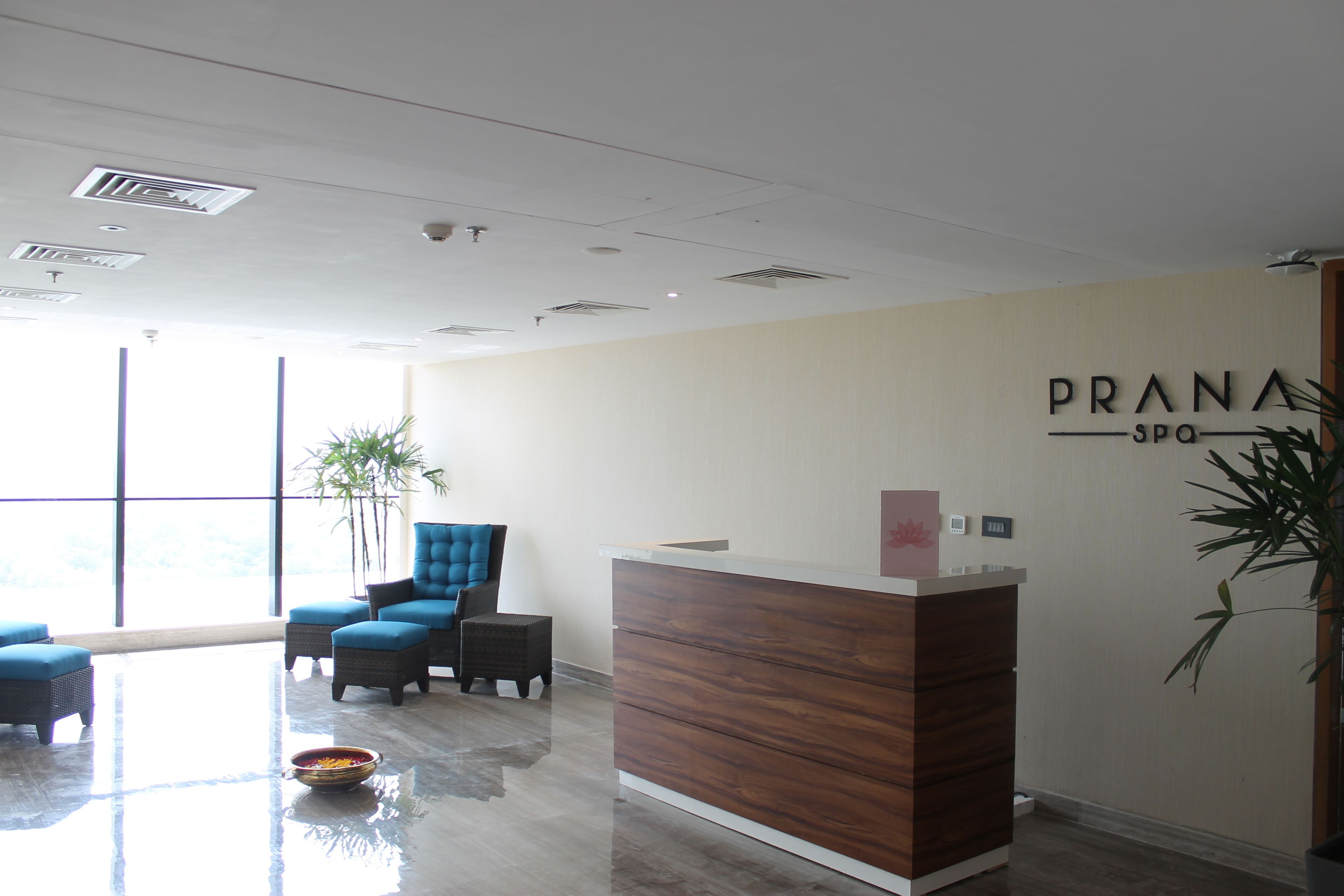 couples treatment room(s), aromatherapy, deep-tissue massages