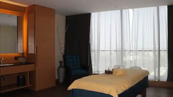 Couples treatment room(s), aromatherapy, deep-tissue massages