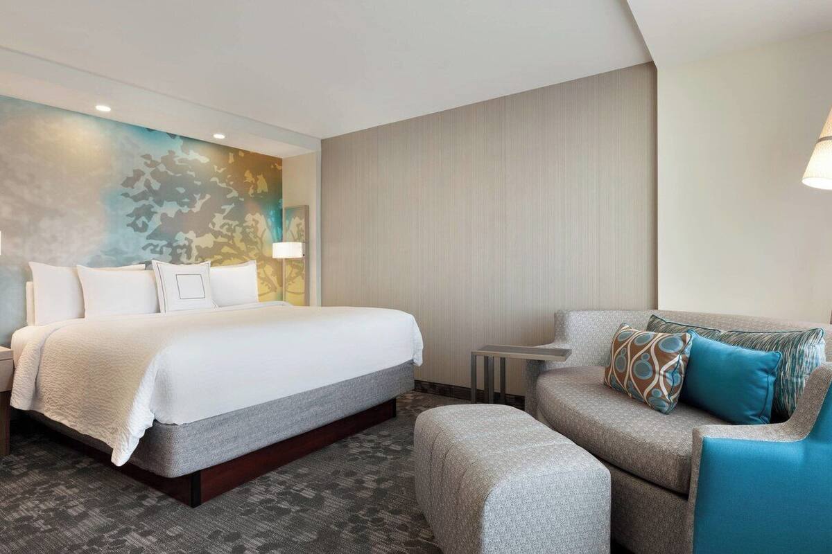 Courtyard by Marriott Winter Haven - hotel rooms