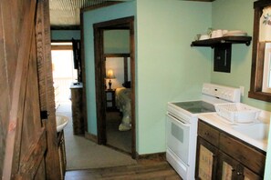 Private kitchen - Lynnhurst Family Resort (Murray)
