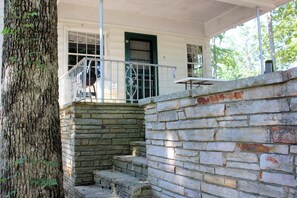 Exterior detail - Lynnhurst Family Resort (Murray)