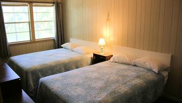 Condo, 2 Bedrooms, Kitchen, Lake View | Free WiFi, bed sheets