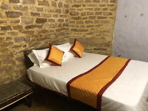 In-room safe, blackout curtains, free WiFi, bed sheets