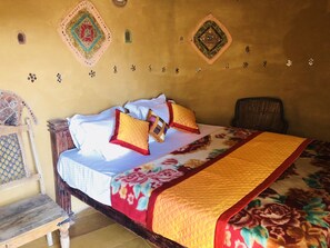 In-room safe, blackout curtains, free WiFi, bed sheets