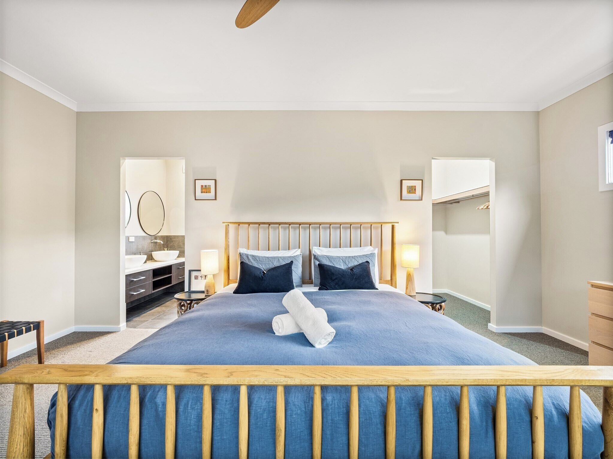 5 bedrooms, iron/ironing board, Internet