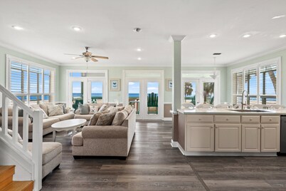 Gulf Front Villa  
Spring and Easter Break special, please ask!