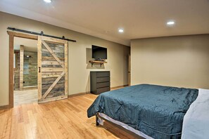 5 quartos, acesso à internet, roupa de cama