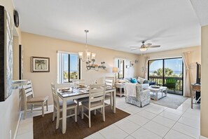 Smart TV, offices - St. Augustine Oceanfront Condo, Resort Pools, Tennis & Direct Beach Access (St. Augustine)