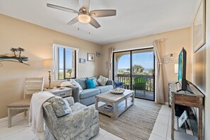 Smart TV, offices - St. Augustine Oceanfront Condo, Resort Pools, Tennis & Direct Beach Access (St. Augustine)