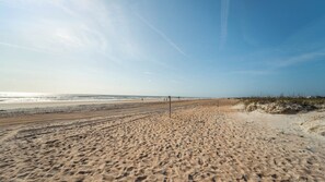 Beach nearby, sun loungers, beach towels - Coastal Escape - Beachfront 2BR w/ Pools, Tennis & Free Local Attractions (St. Augustine)